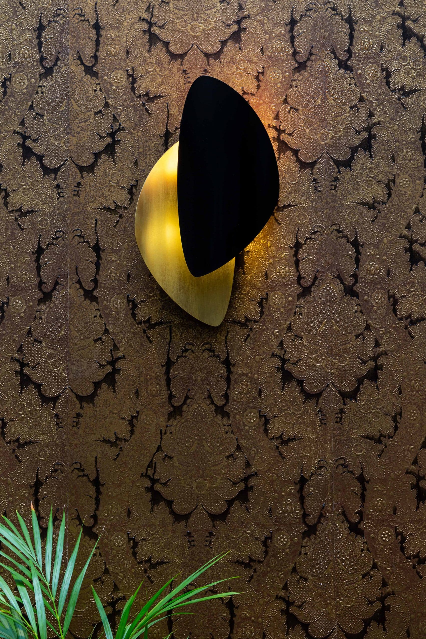 Applique et papier peint d'un espace commun de l'Hôtel Concortel