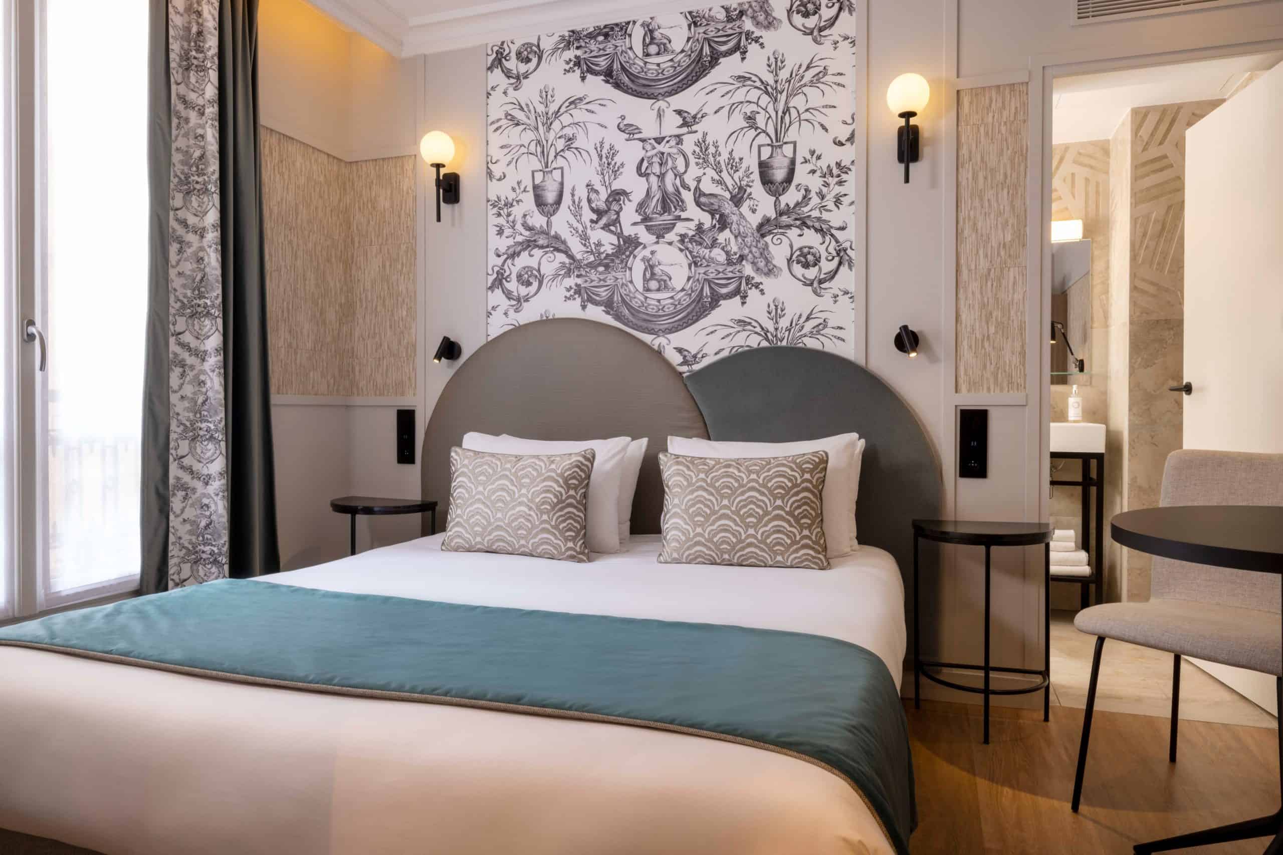 Chambre du Grand Hôtel Levêque, têtes de lit arrondies